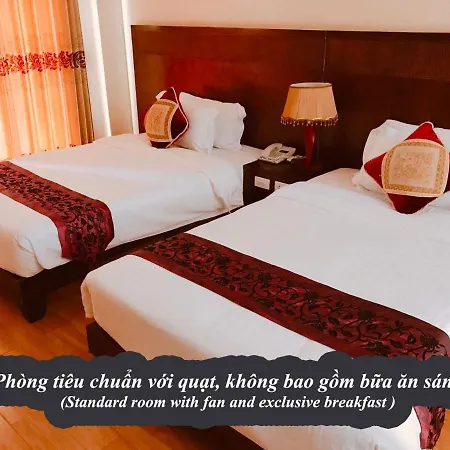 Gold Hotel-3